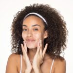 Neutrogena Deep Clean Gentle Daily Facial Scrub, Oil-Free Cleanser 4.2 fl. Oz - Image 3